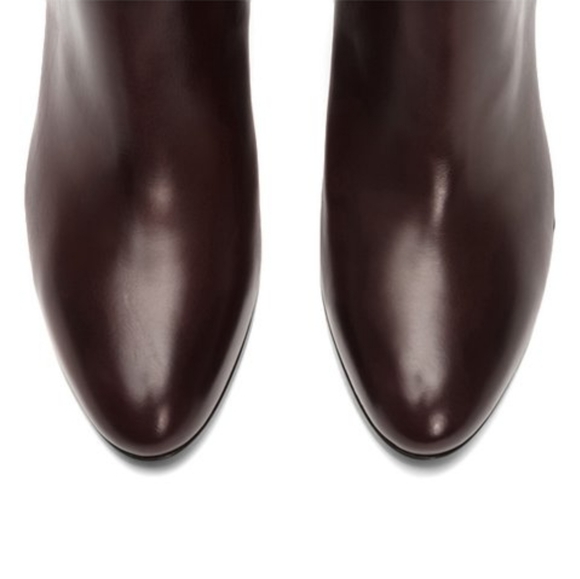 Timeless Frye Bordeaux Chelsea Booties - Picture 4 of 9